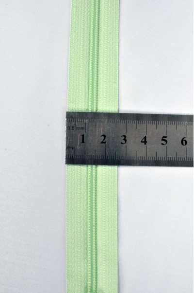 ZIP036 4號拉鏈 單頭拉鏈  聚酯牙拉鏈款式  開尾拉鏈款式  不設單獨拉鍊訂購 側面照